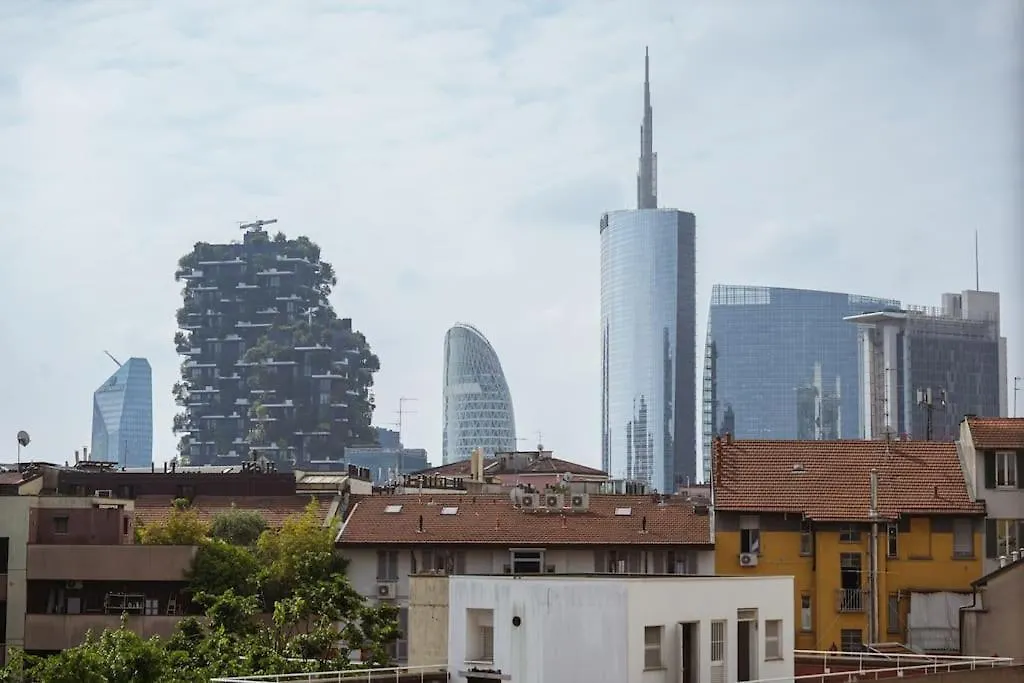 Isola 10 Apartment Milan