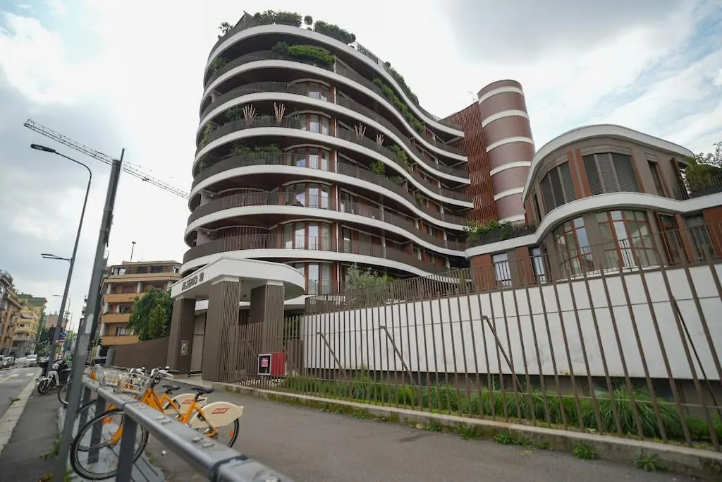Isola 10 Apartment Milan