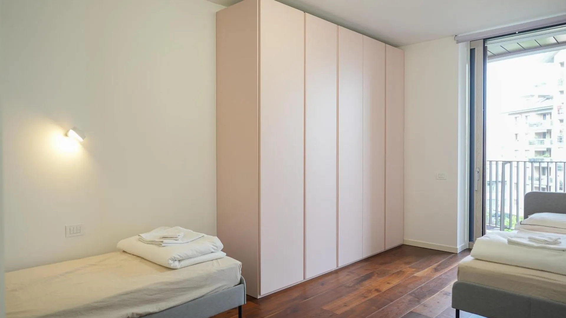 Isola 10 Apartment Milan 0*,