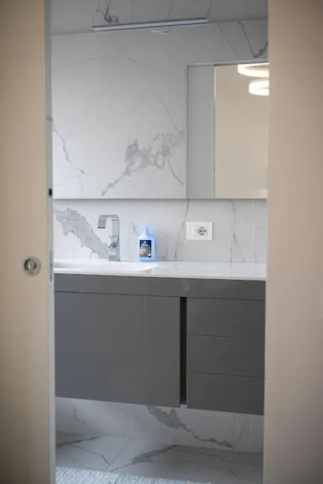 Isola 10 Apartment Milan